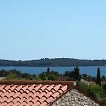 Moderno 3 Casa Vecchia Peroj