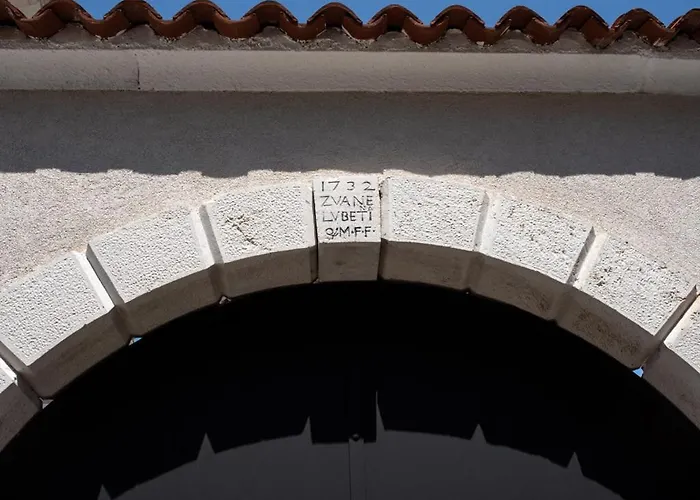 Moderno 3 Casa Vecchia * Peroj