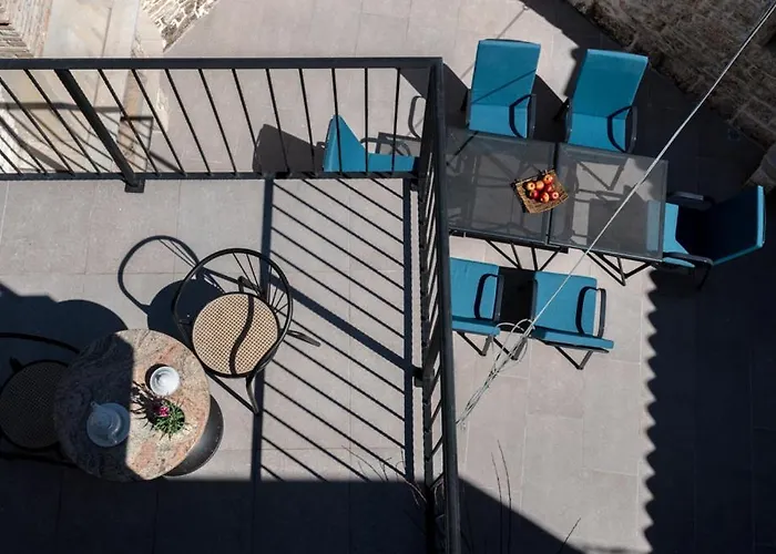 Moderno 3 Casa Vecchia *