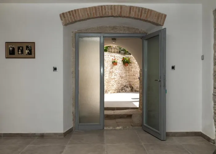 Moderno 3 Casa Vecchia Willa Peroj