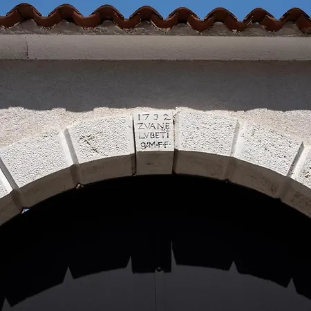 Moderno 3 Casa Vecchia * פרוי