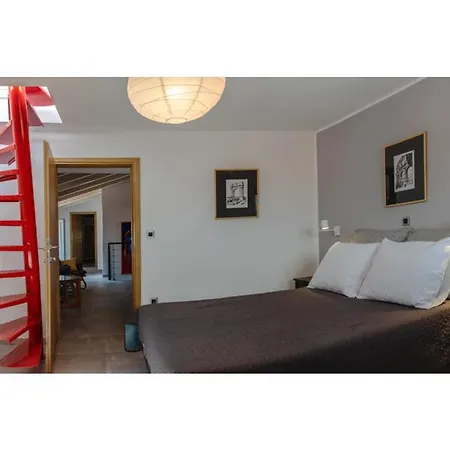 Moderno 3 Casa Vecchia بيروغ
