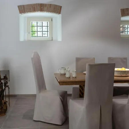 Moderno 3 Casa Vecchia * Перой