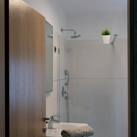 Vila Moderno 3 Casa Vecchia