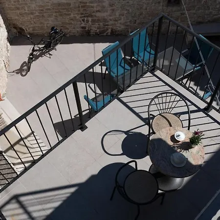 Moderno 3 Casa Vecchia * Peroj