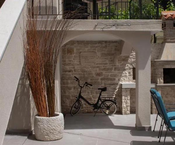 Moderno 3 Casa Vecchia