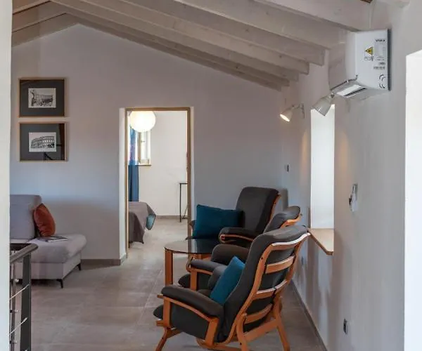 Moderno 3 Casa Vecchia *