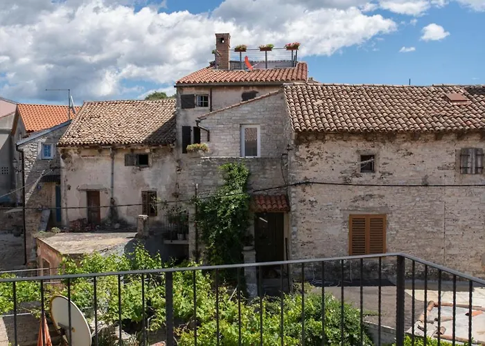 Moderno 3 Casa Vecchia * Peroj